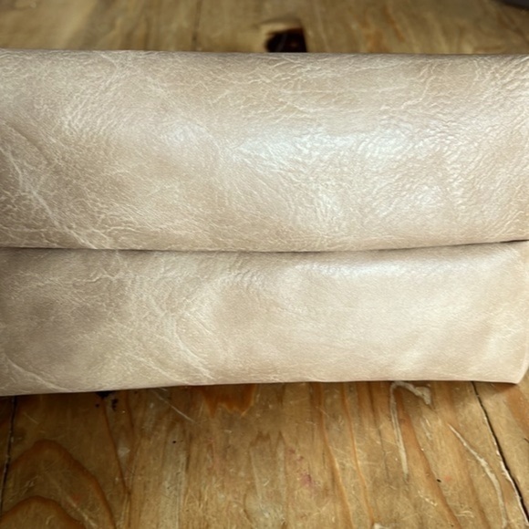 𝅺anthropologie tan faux leather cosmetic case make up bag clutch carryall - Picture 6 of 9